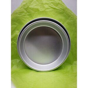 Wilton Round Cake Pans, 3 Piece Set Each 2” Tall  for 8", 9" And 10" Cakes